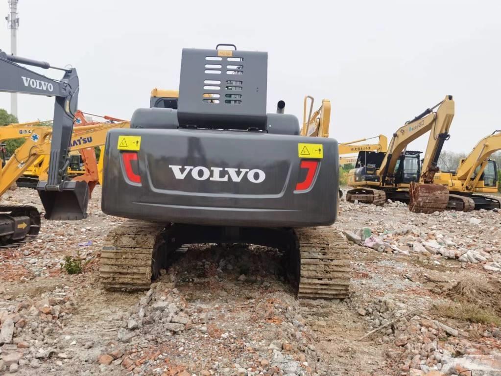Volvo EC210D Pásové rýpadlá