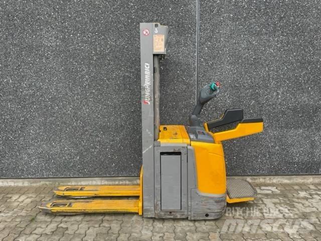 Jungheinrich ERC 216 Samohybné vozíky