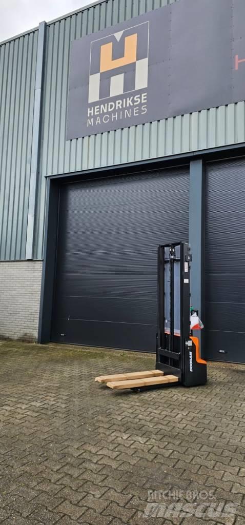 Doosan LSM 12 N Ručne vedené vysokozdvižné vozíky