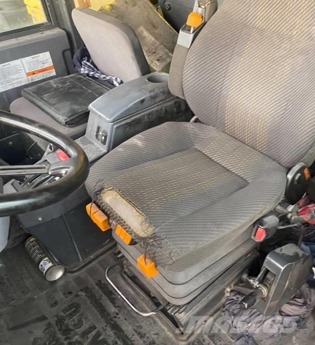 Komatsu HD 405-7 Pevné dempry