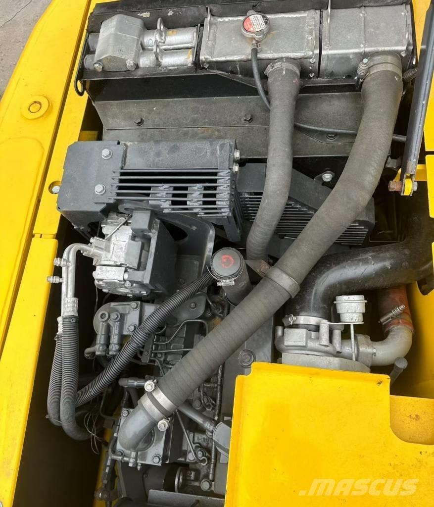 Komatsu 130 Pásové rýpadlá