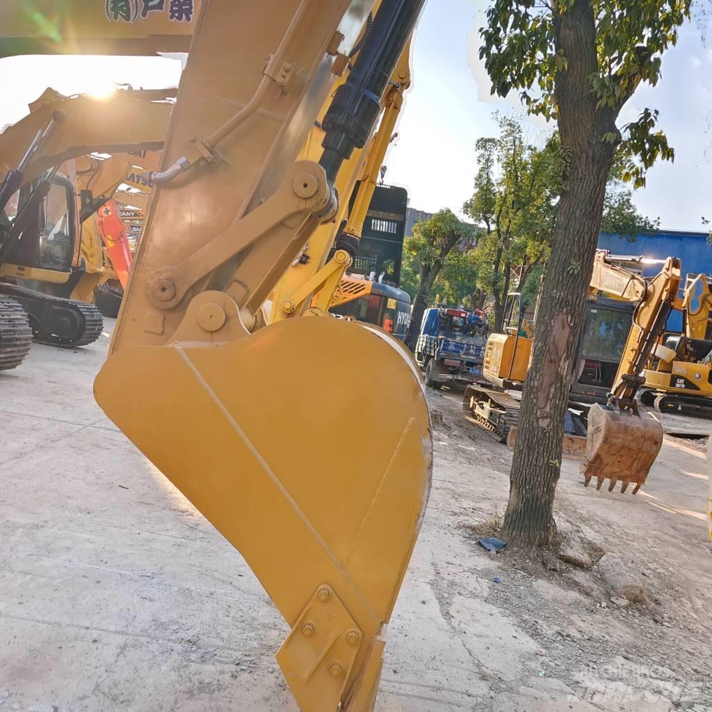 CAT 320 D Pásové rýpadlá