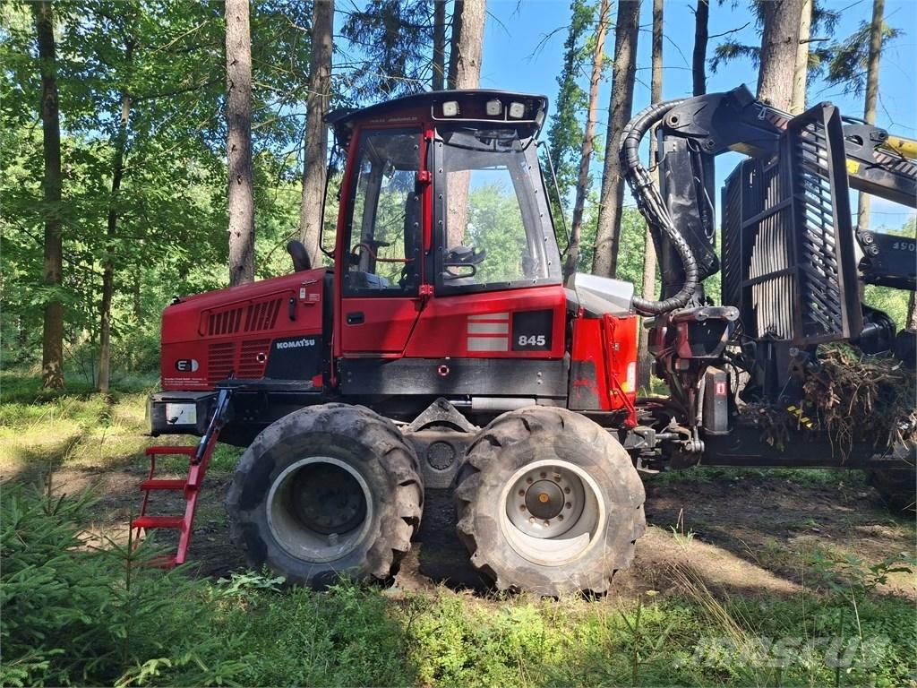 Komatsu 845 Lesné traktory