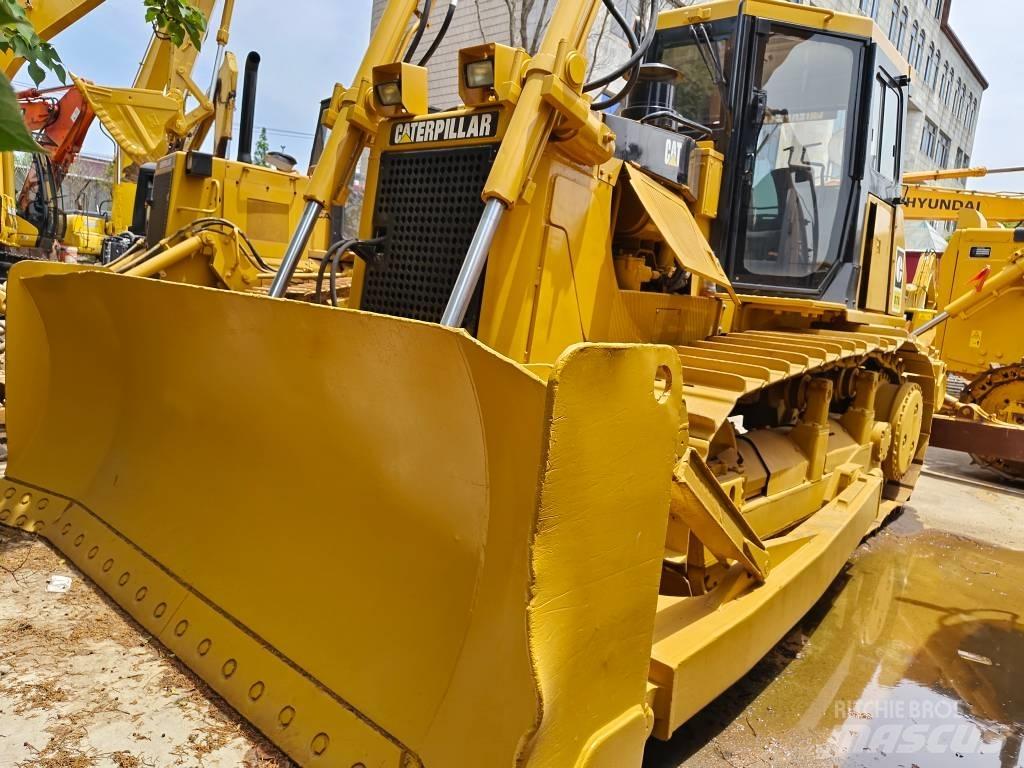 CAT D 7 G Pásové dozéry
