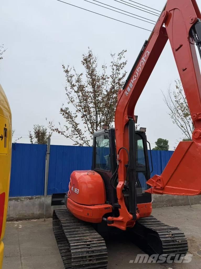 Kubota 163 Pásové rýpadlá