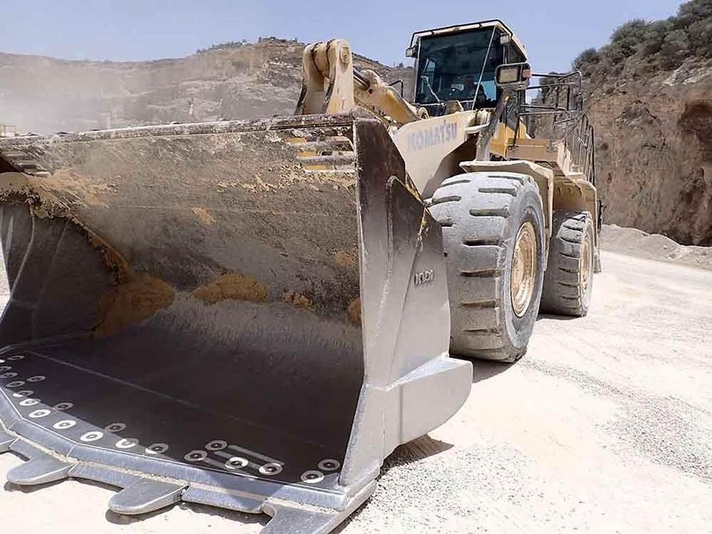 Komatsu WA600-8EO Kolesové nakladače