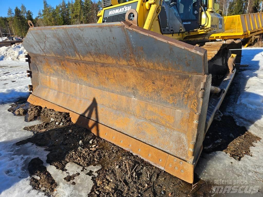 Komatsu D 65 PX Pásové dozéry