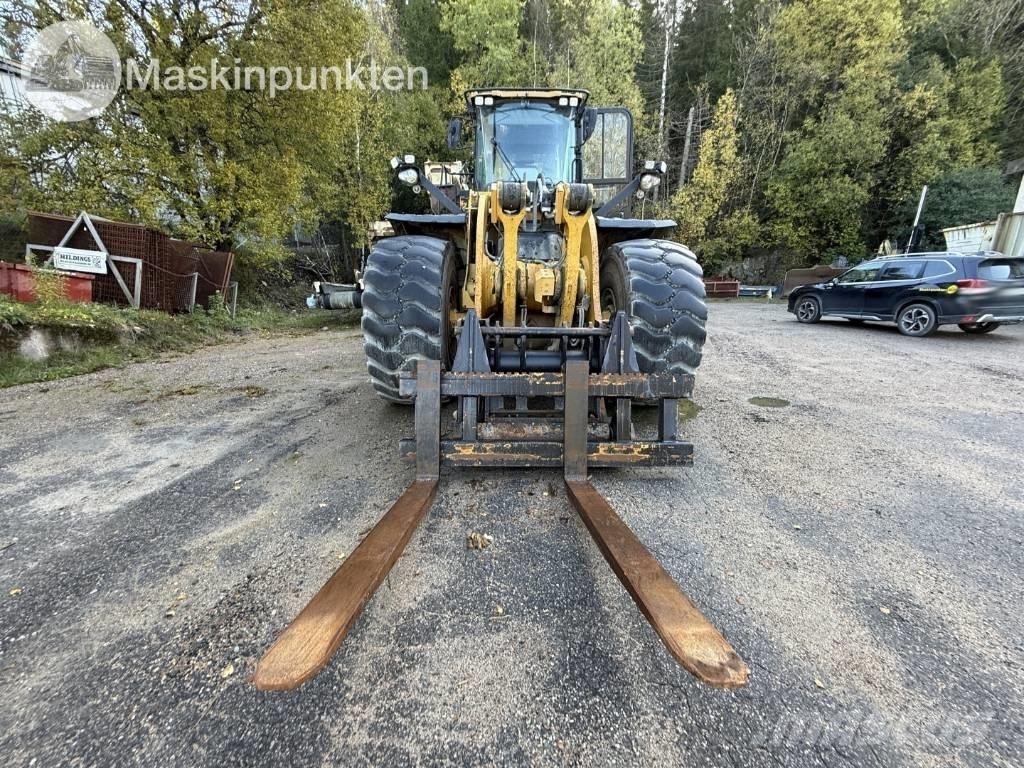 CAT 980 Kolesové nakladače