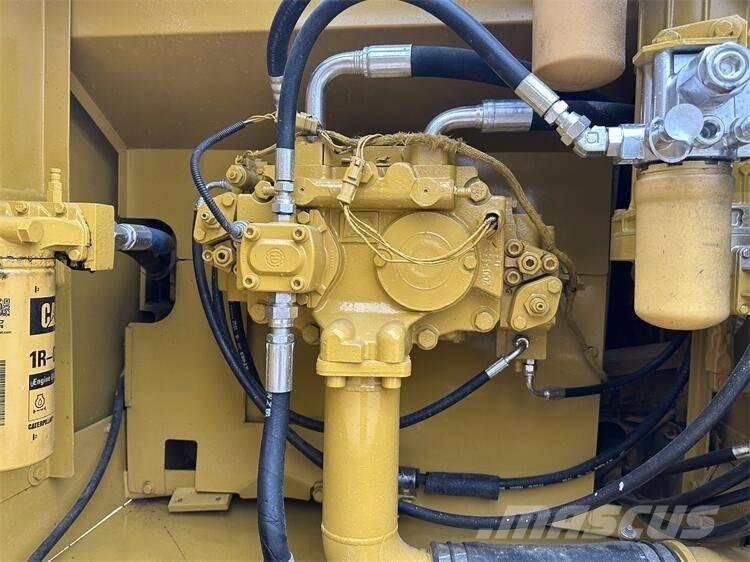 CAT 326D Pásové rýpadlá