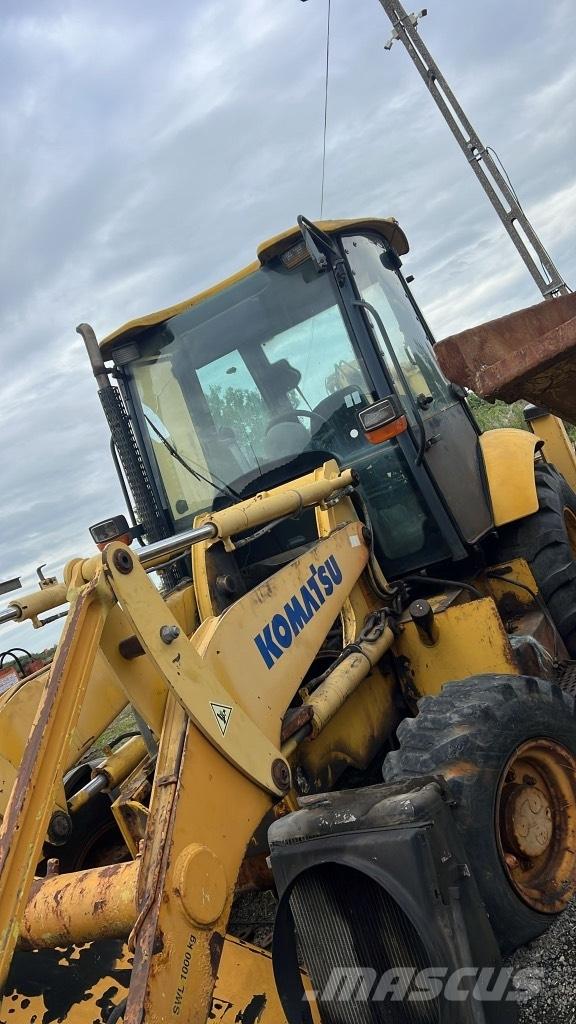 Komatsu WB 93 R Výložníky a lyžice