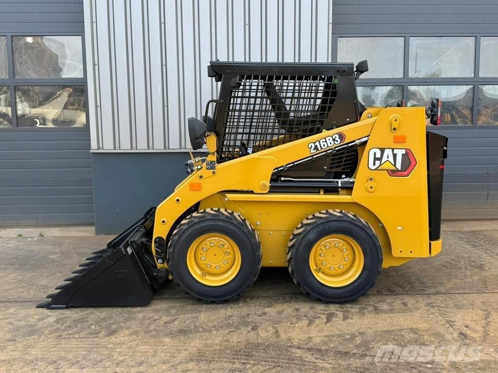 CAT 216B3 Kolesové nakladače