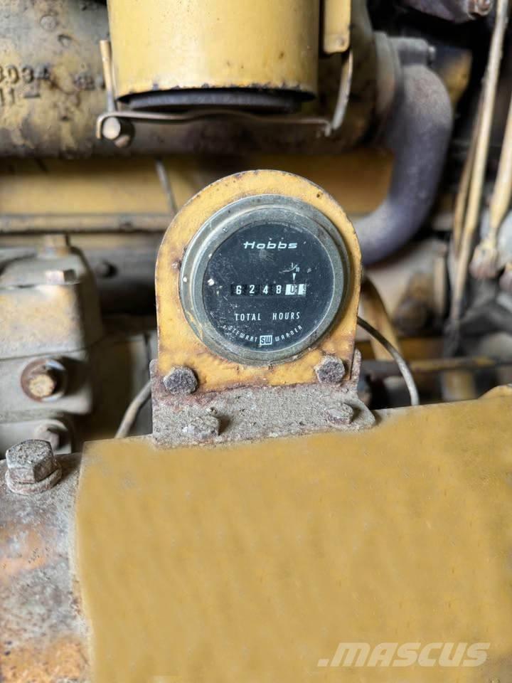 CAT D 8 H Pásové dozéry