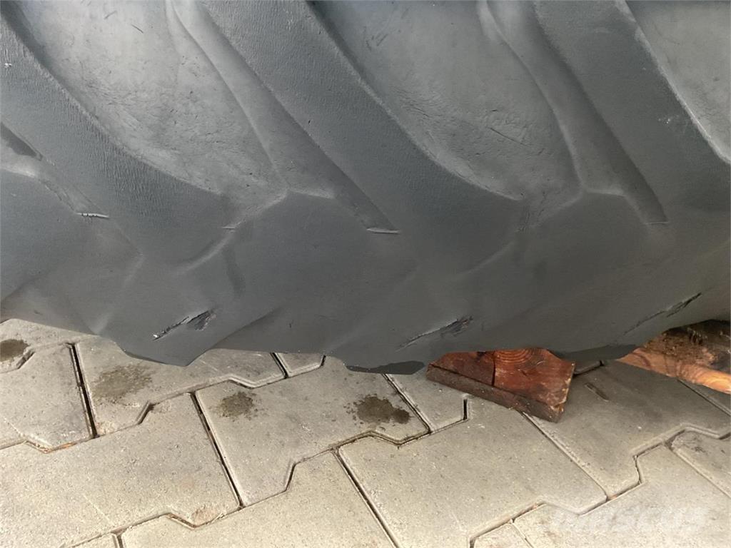 Alliance 12.4R52 Pneumatiky, kolesá a ráfiky