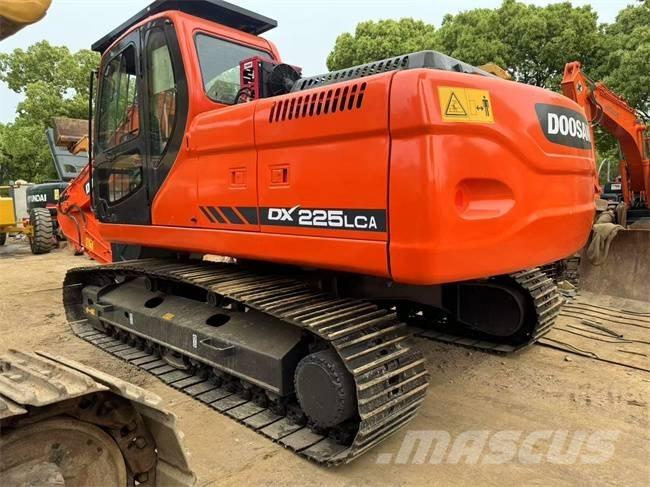 Doosan DX 225 LCA Pásové rýpadlá