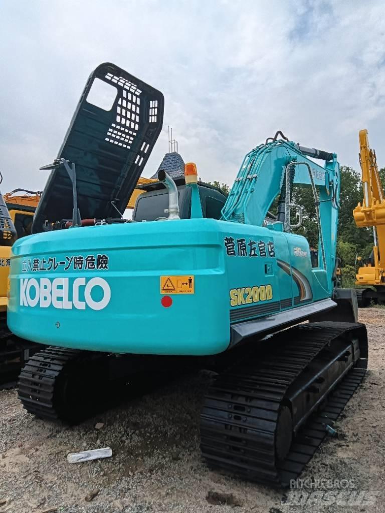 Kobelco SK 200D Midi rýpadlá 7 t - 12 t
