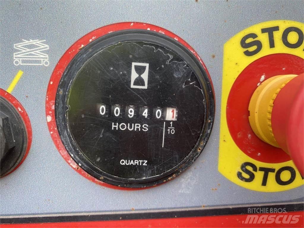 Manitou 140SC Nožnicové zdvíhacie plošiny