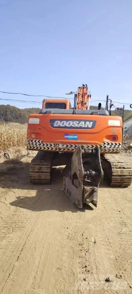 Doosan DX 225LC Pásové rýpadlá