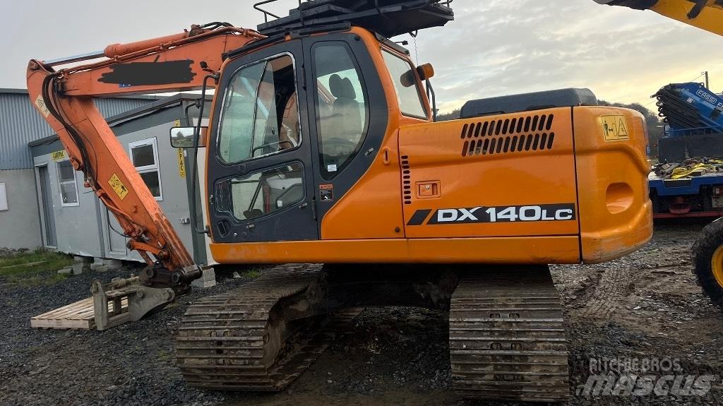 Doosan Dx140 Kolesové rýpadlá
