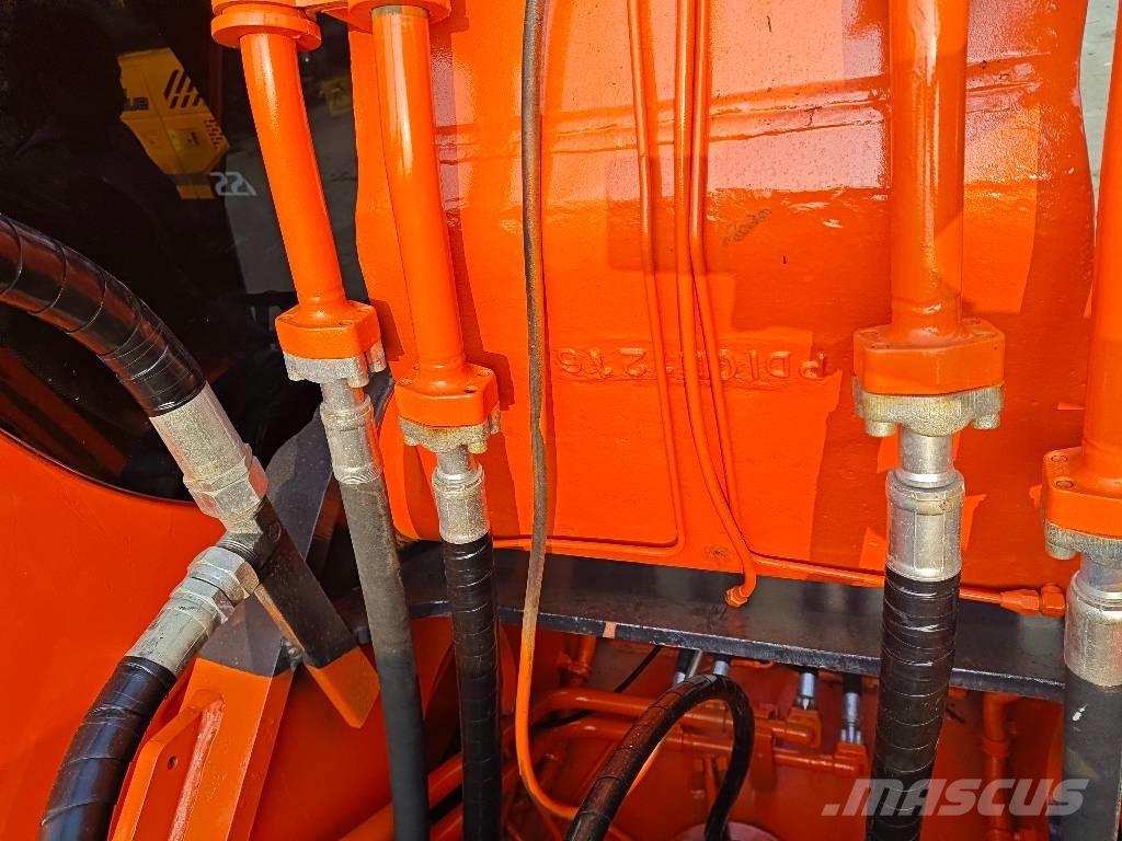 Doosan DX 300 LC Pásové rýpadlá