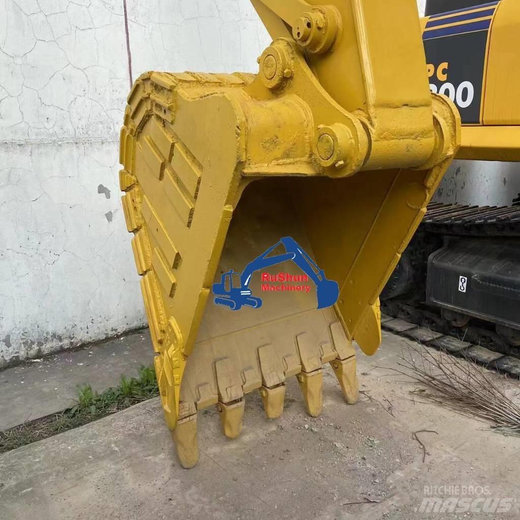 CAT 323D Pásové rýpadlá