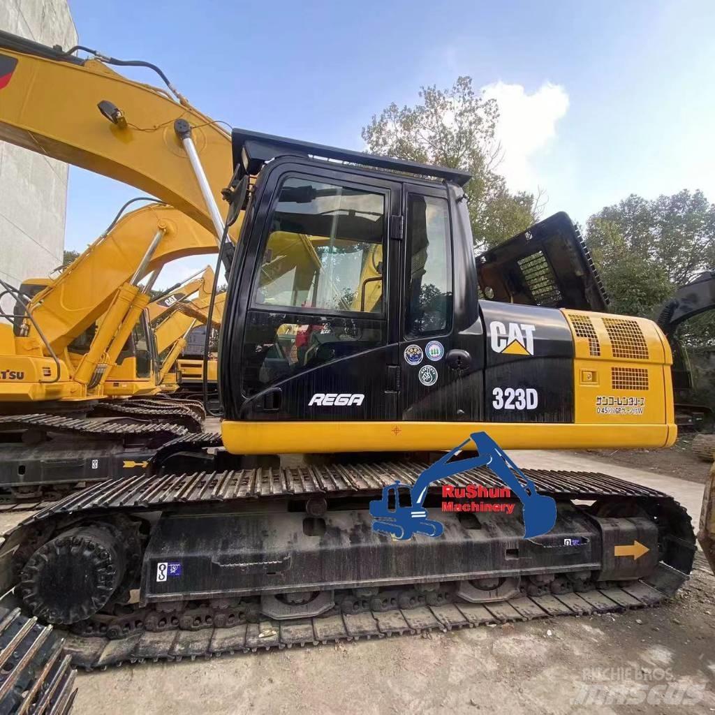 CAT 323D Pásové rýpadlá