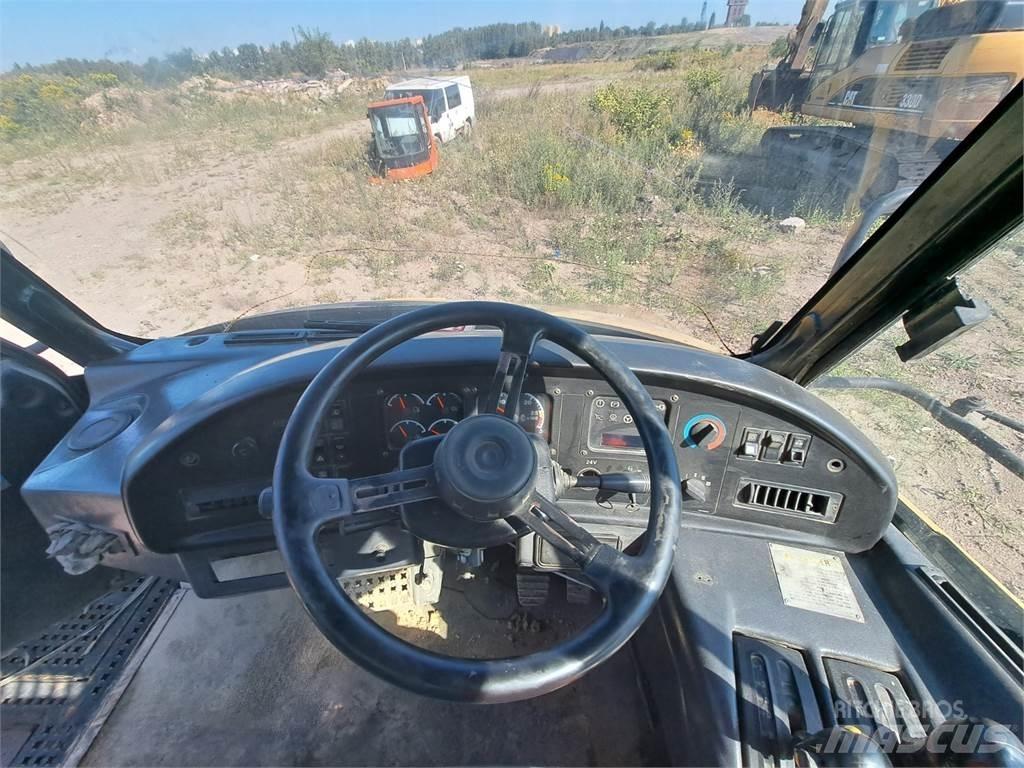 CAT 730 Nákladné vozidlá bez nadstavby