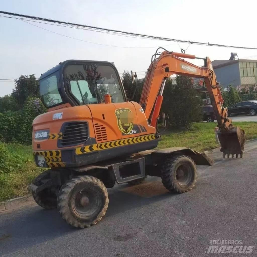 Doosan DX60W Kolesové rýpadlá