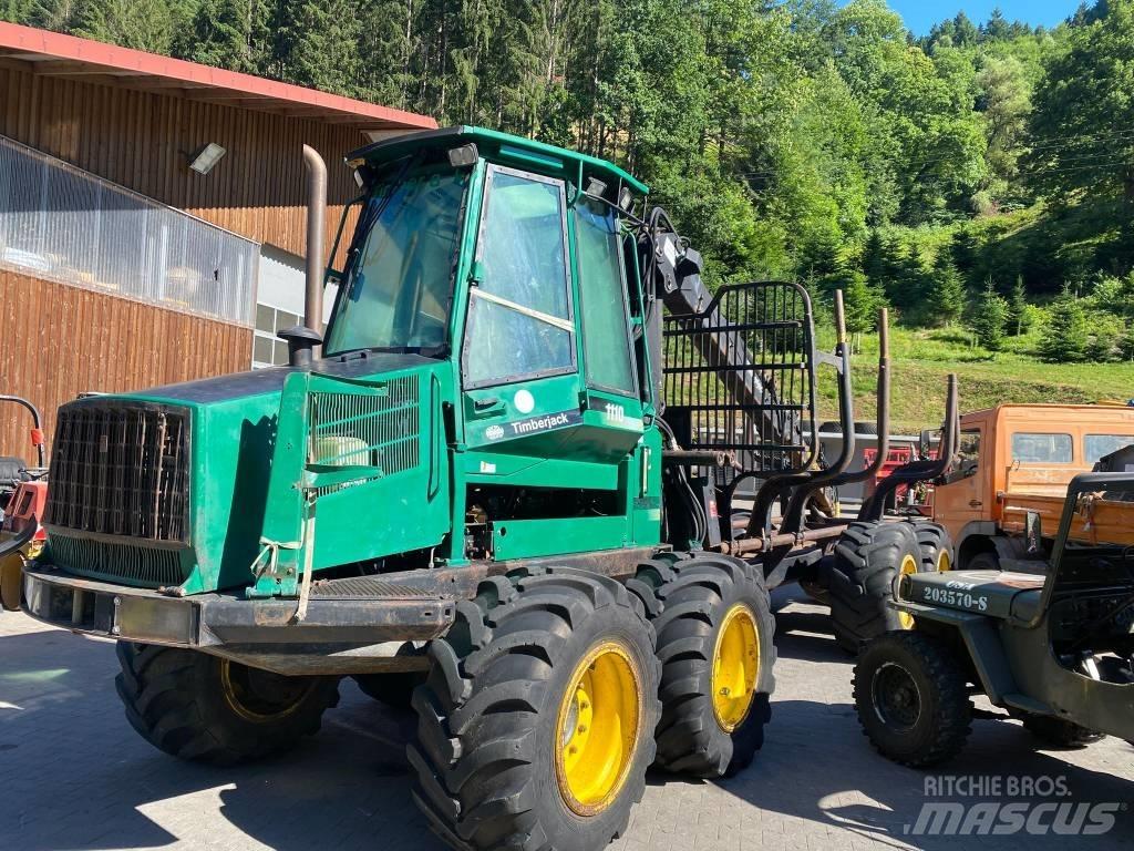 John Deere 1110 Lesné traktory