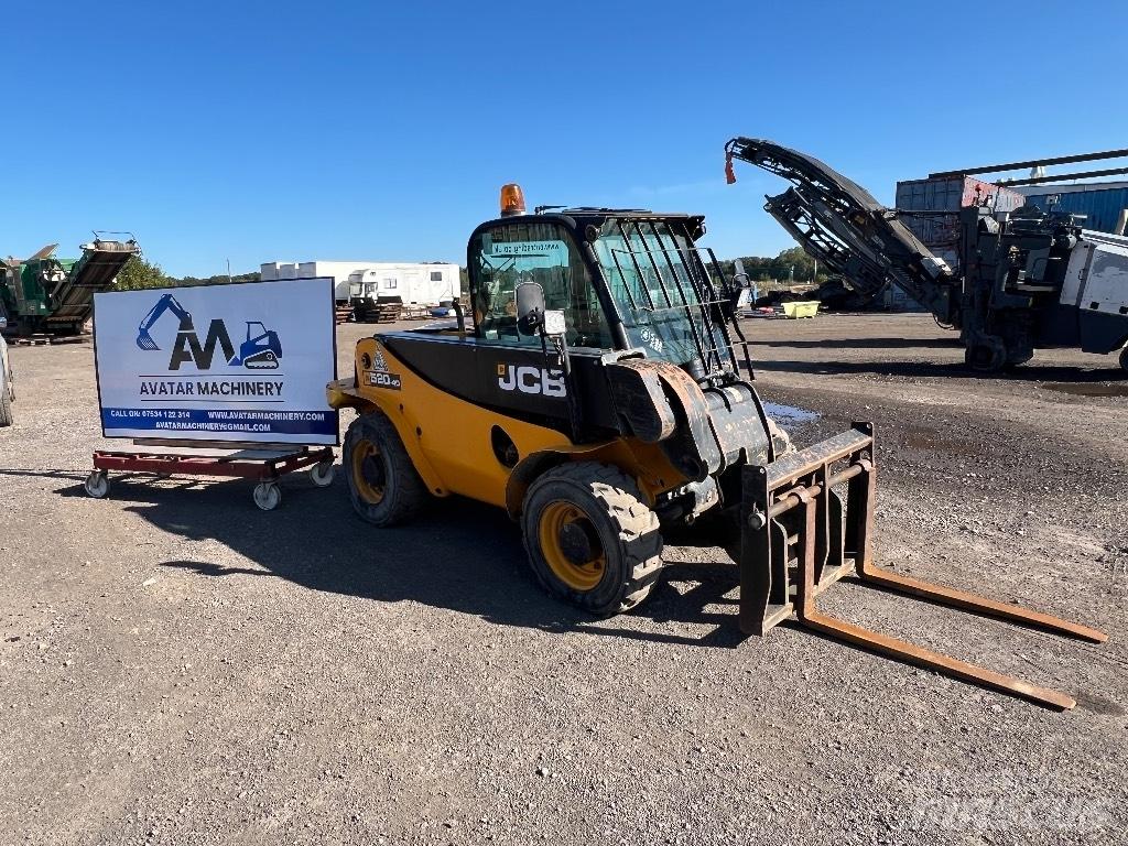 JCB 520-40 Teleskopické manipulátory