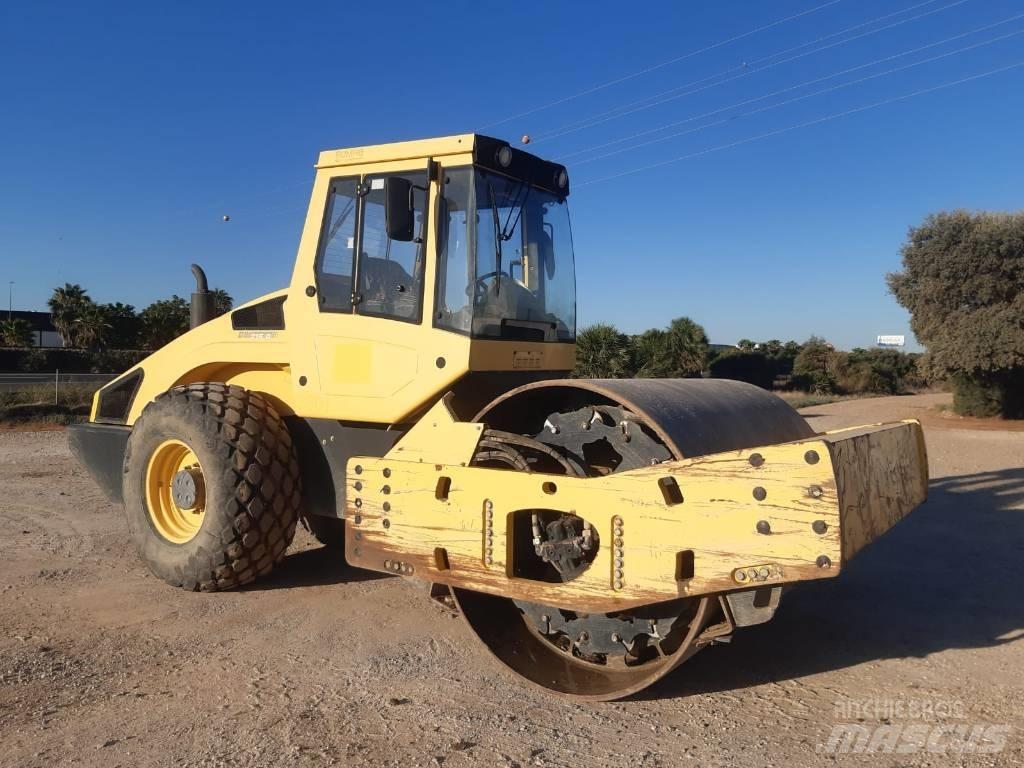 Bomag BW 216 D-4 Pôdne kompaktory