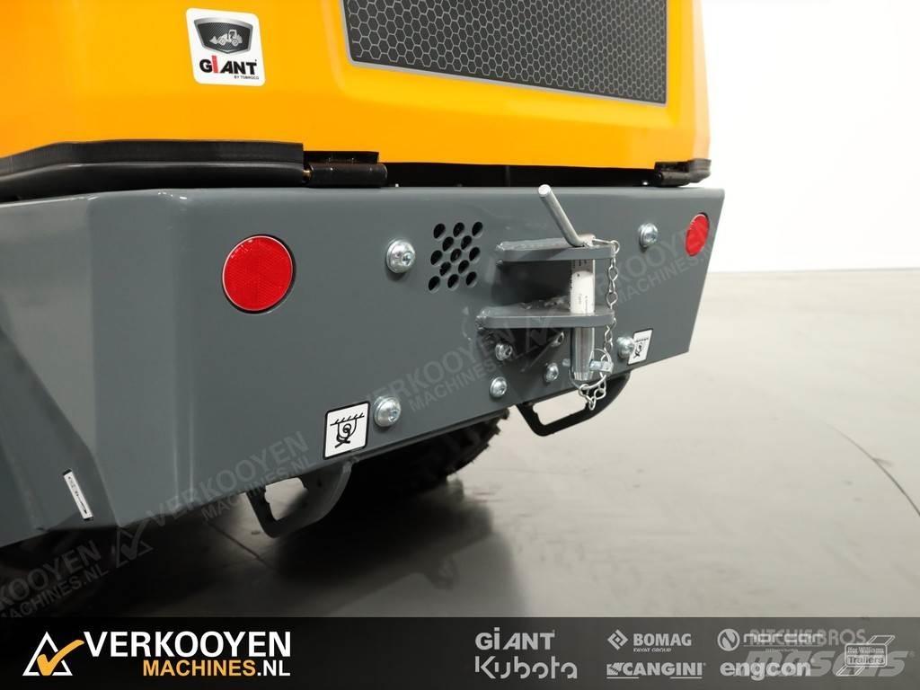 GiANT G2200E Kolesové nakladače