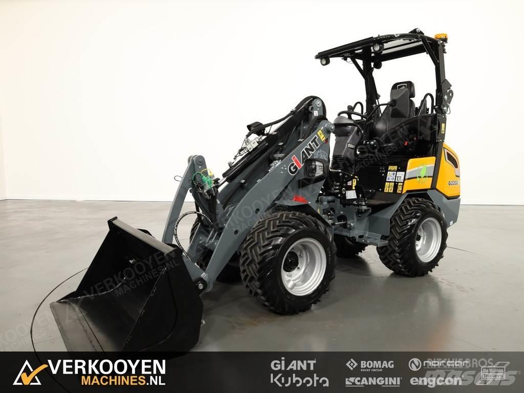 GiANT G2200E Kolesové nakladače