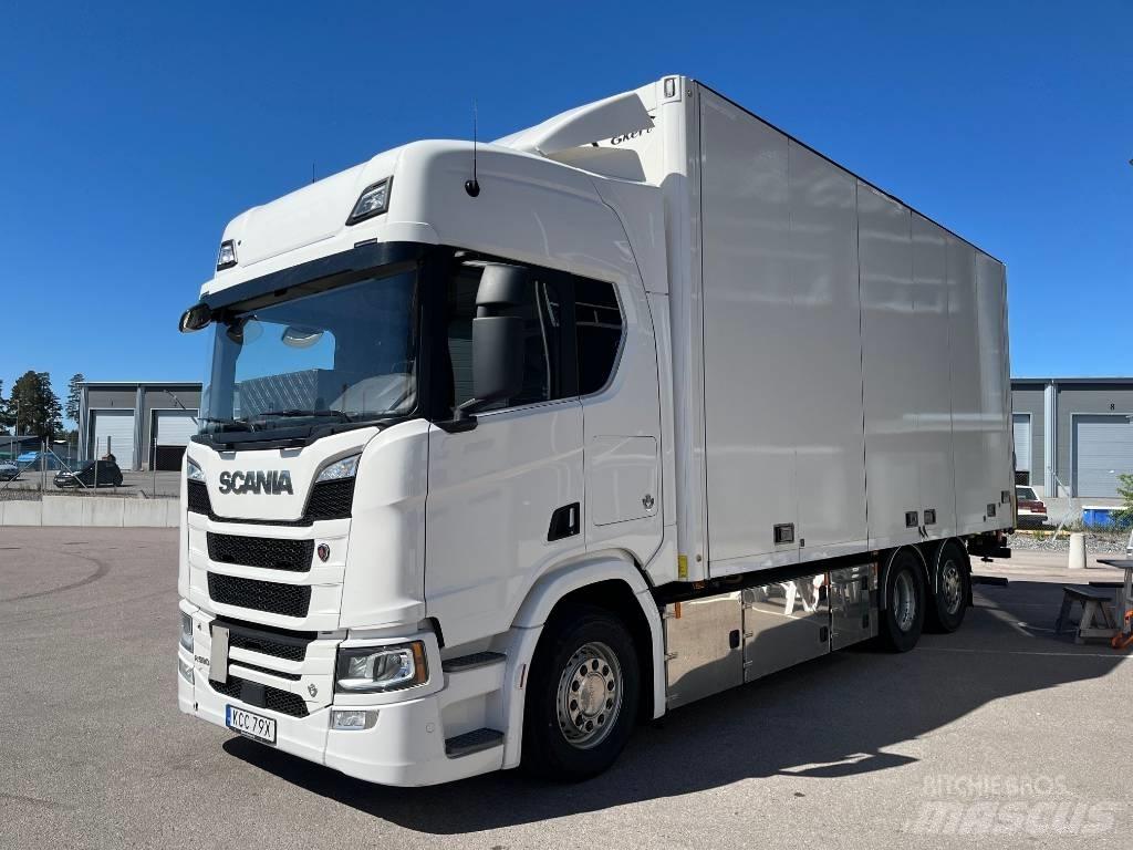 Scania R590 Skriňová nadstavba