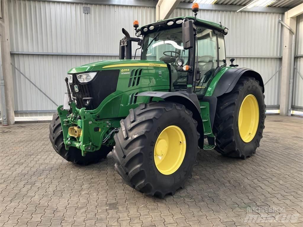 John Deere 6215R Traktory