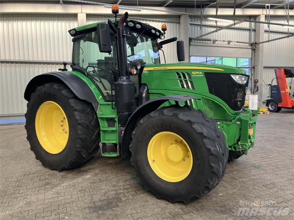 John Deere 6215R Traktory
