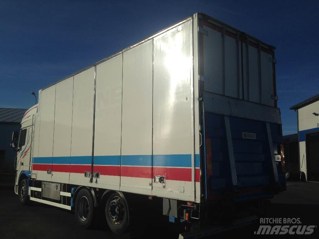 DAF XF105.510 6x2/48 Skriňová nadstavba