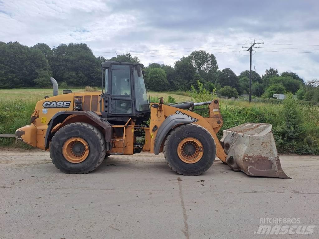 CASE 921 F Kolesové nakladače