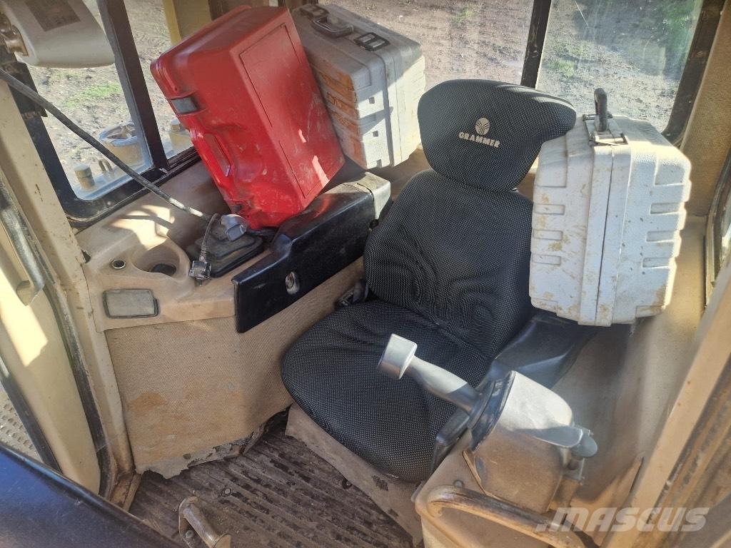 CAT D 6 R II Pásové dozéry