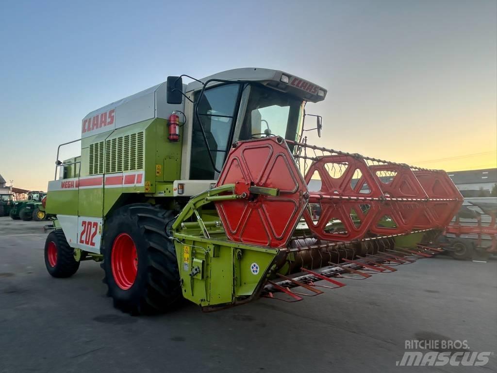 CLAAS Mega 202 Kombinované zberacie stroje