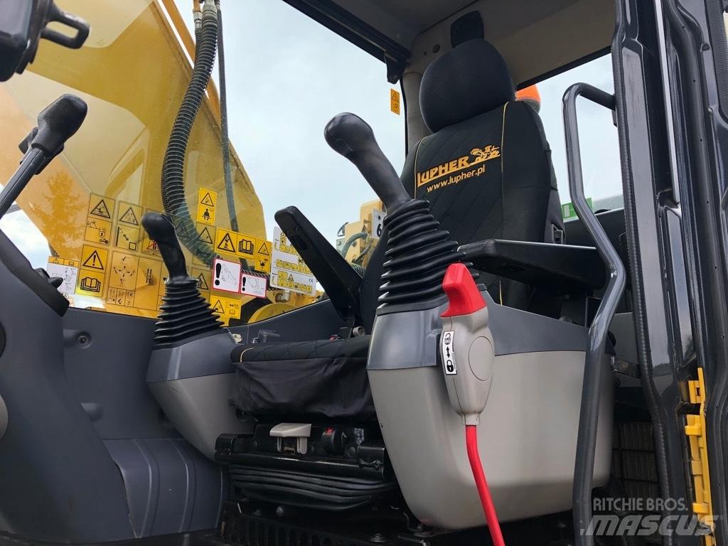 Komatsu PC210LC-11 Pásové rýpadlá