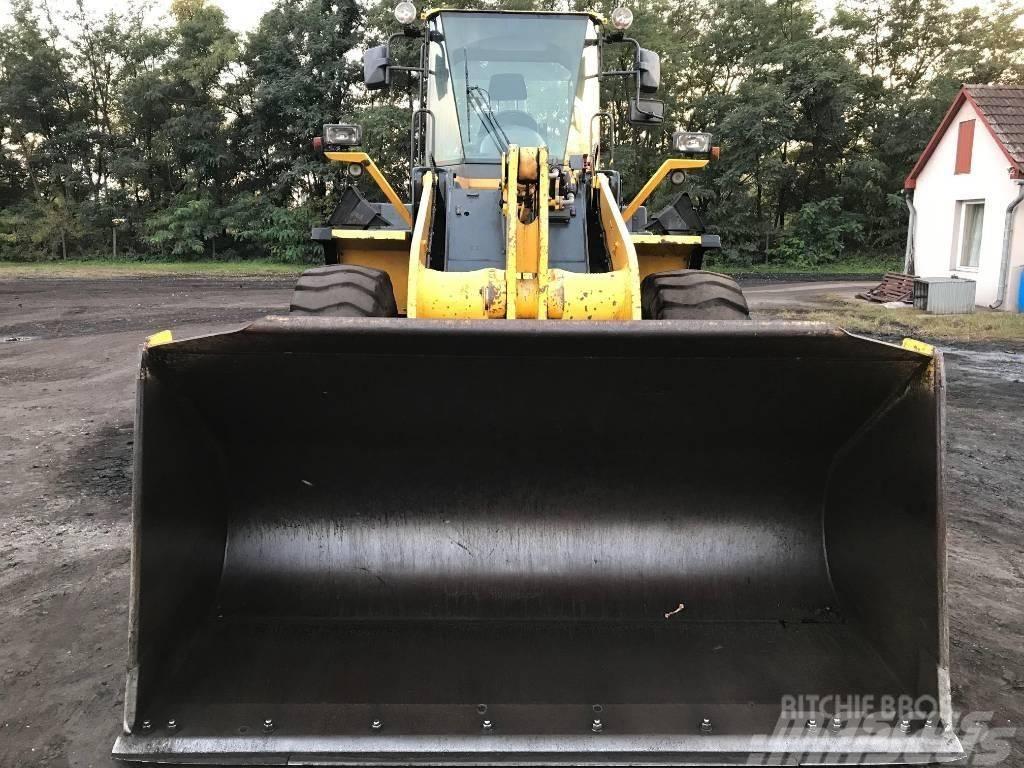 Komatsu WA320-5H Kolesové nakladače