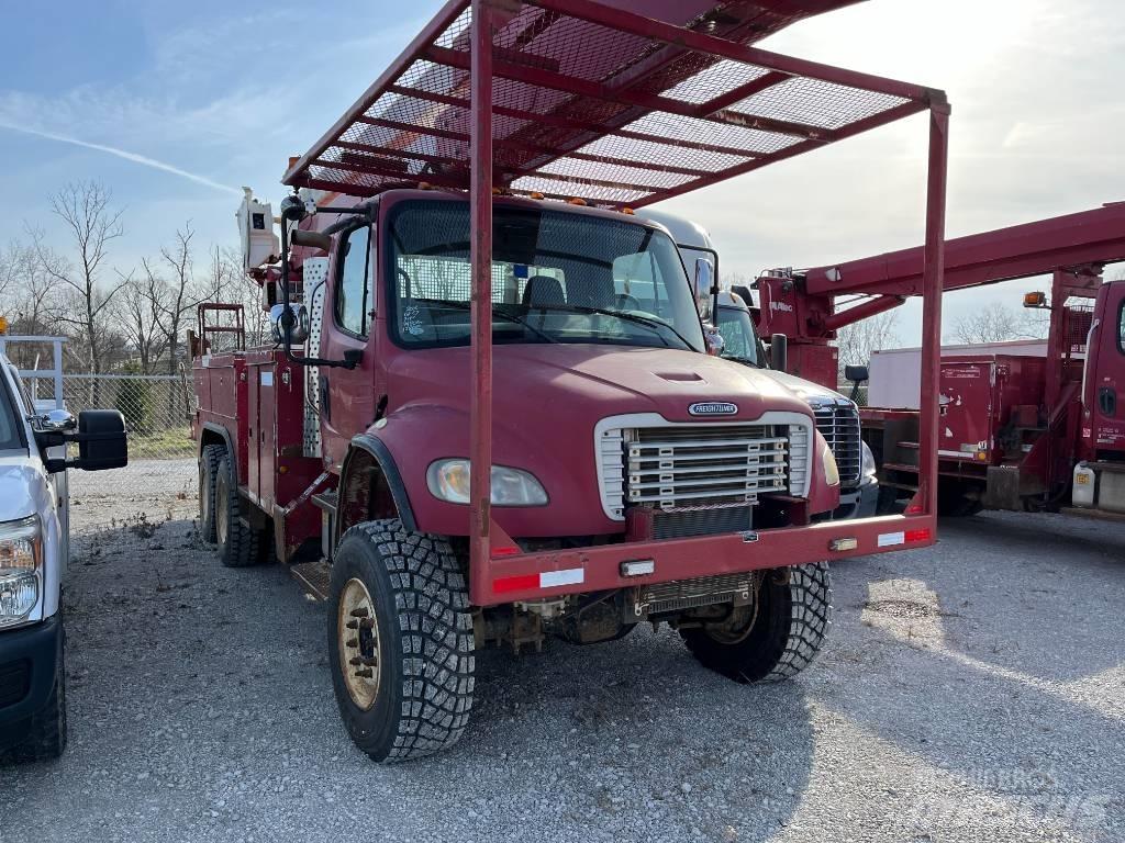 Freightliner M2-106 Autoplošiny