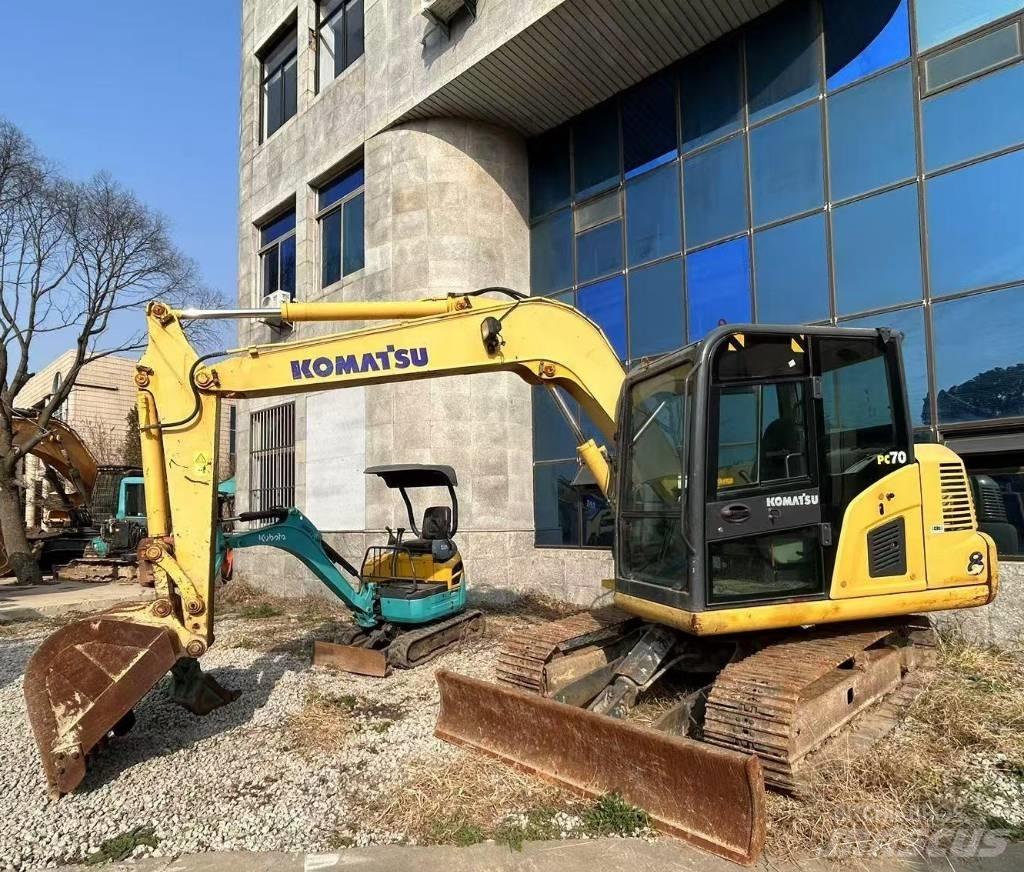 Komatsu PC70 Pásové rýpadlá