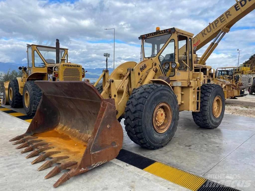 CAT 966 C Kolesové nakladače