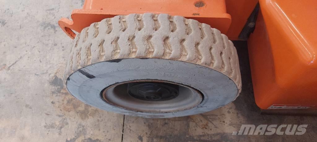 JLG E 400 AJPN Kĺbové plošiny