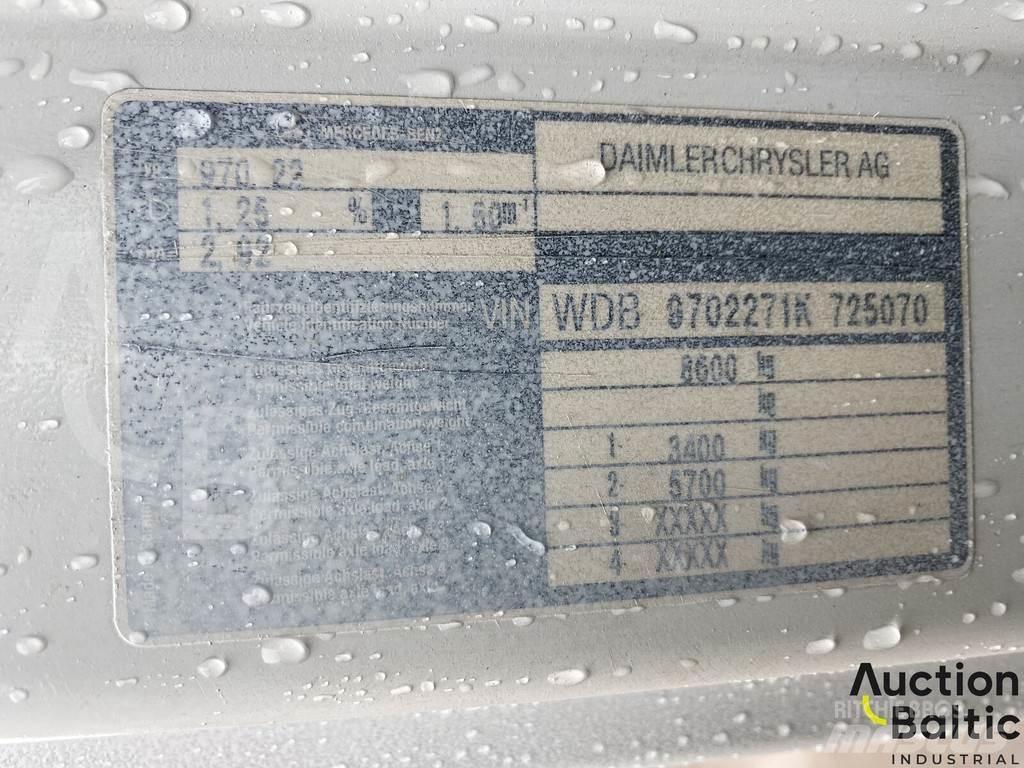 Mercedes-Benz 815 Plošinové nákladné automobily/nákladné automobily so sklápacími bočnicami