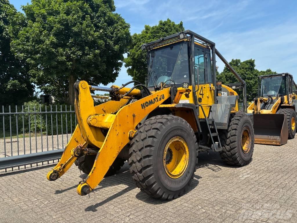 Komatsu WA 320-5 Kolesové nakladače