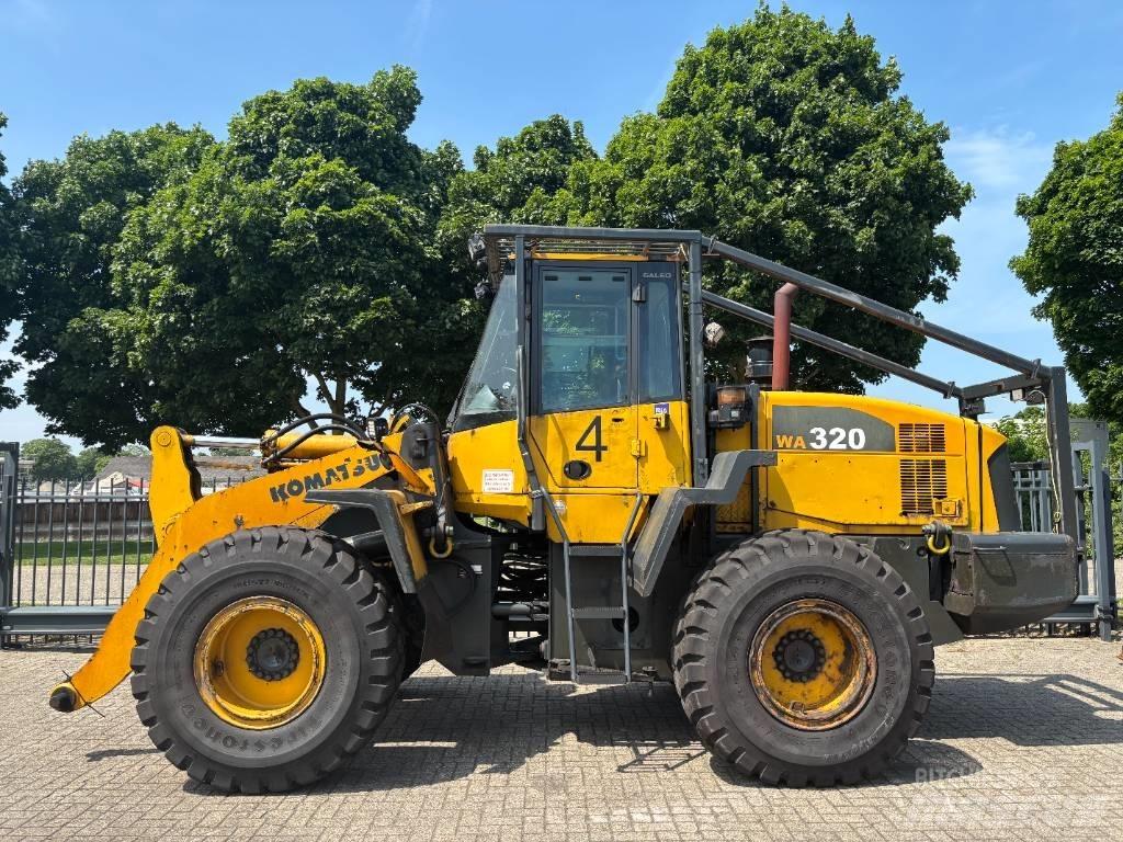 Komatsu WA 320-5 Kolesové nakladače