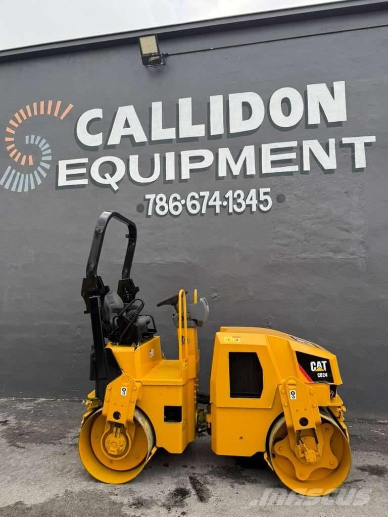 CAT CB 24 Tandemové valce