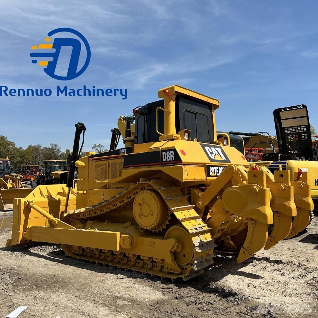 CAT D 8 R Pásové dozéry